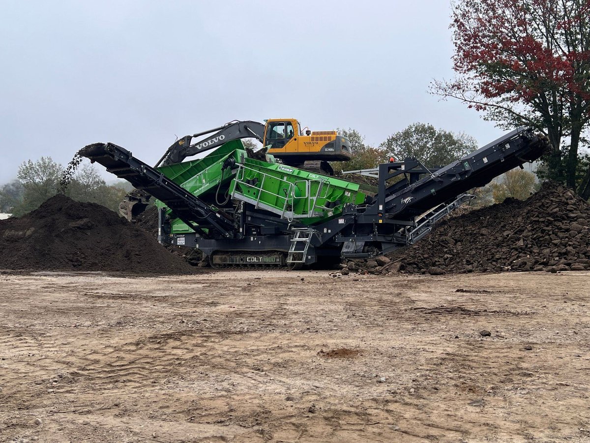 crushing excavators