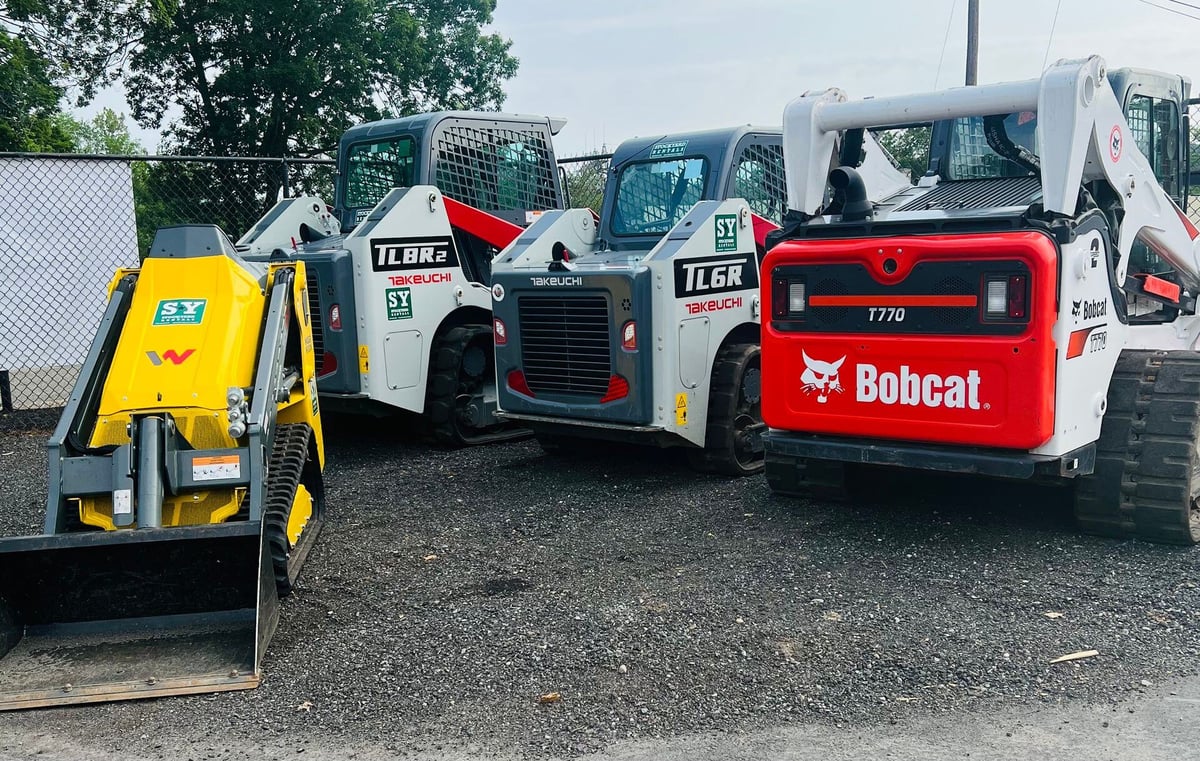 skidsteers in front-1
